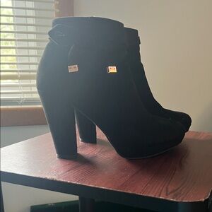 LC Lauren Conrad Black Heeled Boots